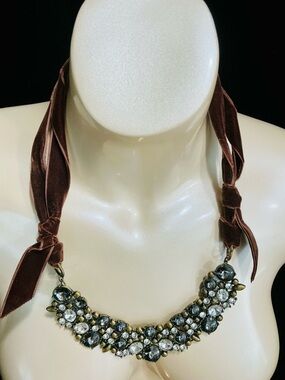 Source Unknown Bold Brown Velvet Ribbon Multi-Crystal Bib Statement Necklace